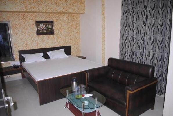 Hotel Surya Jumri Tilaiya Kültér fotó